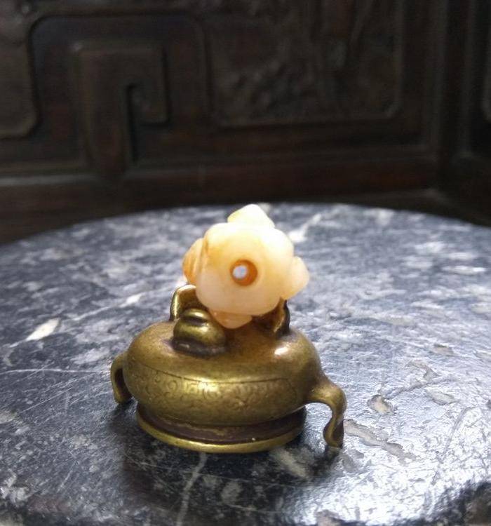 明代白玉蝉纹翎管图9