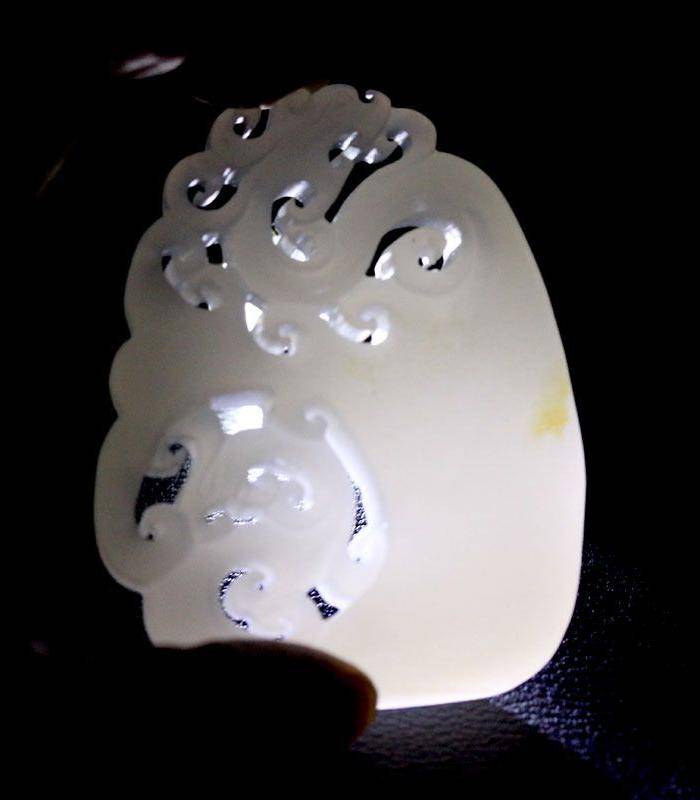 天然独籽 毛孔清晰 苏工精雕 新疆和田玉白玉籽料玉牌 仿古龙凤图6
