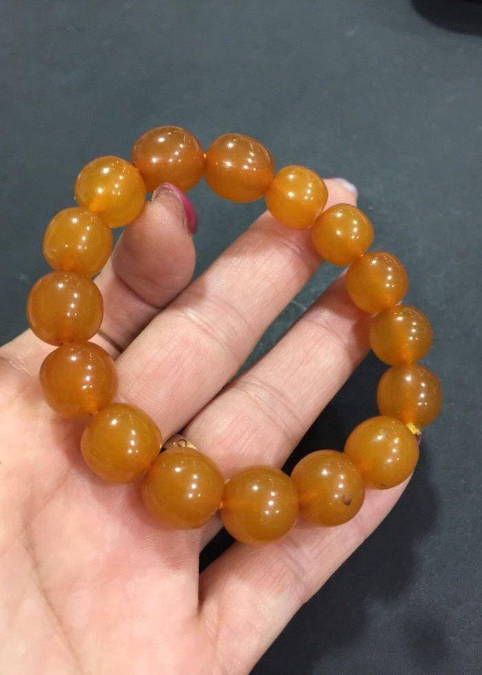 8129欧洲回流老蜜蜡手串图2