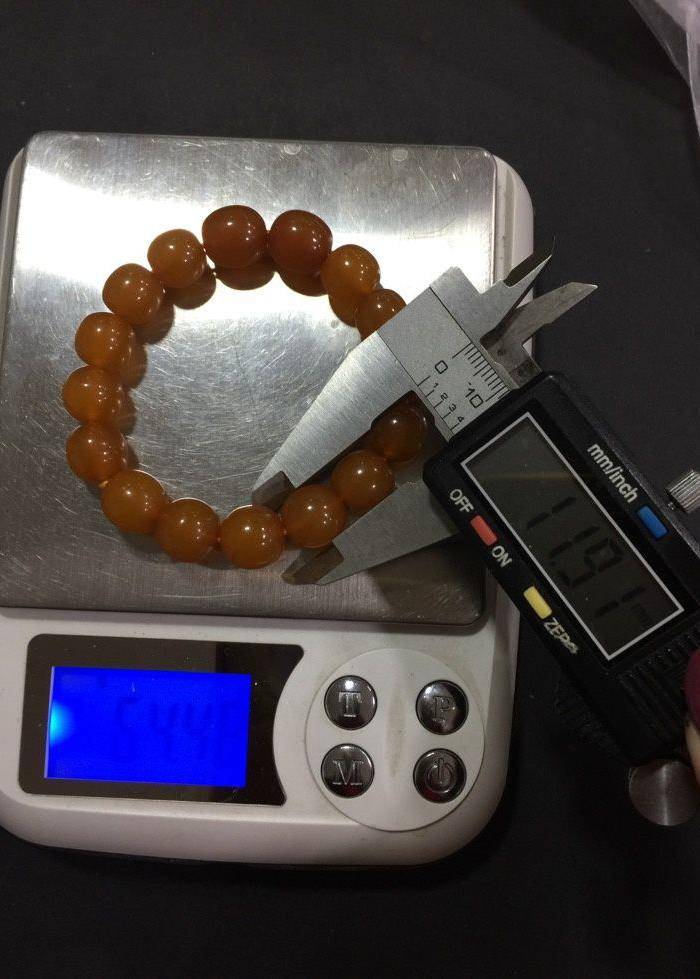 8129欧洲回流老蜜蜡手串图7