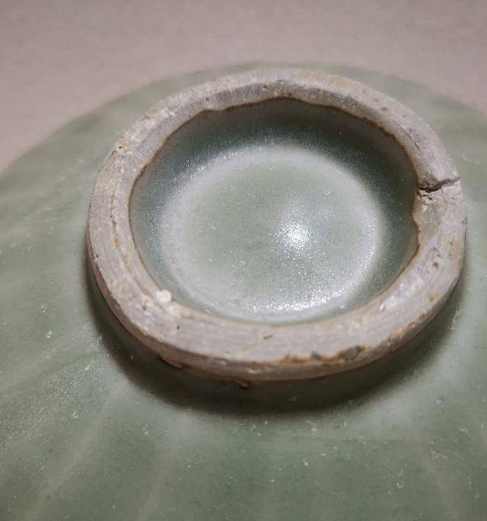 宋.龙泉窑梅子青带刻工碗图6