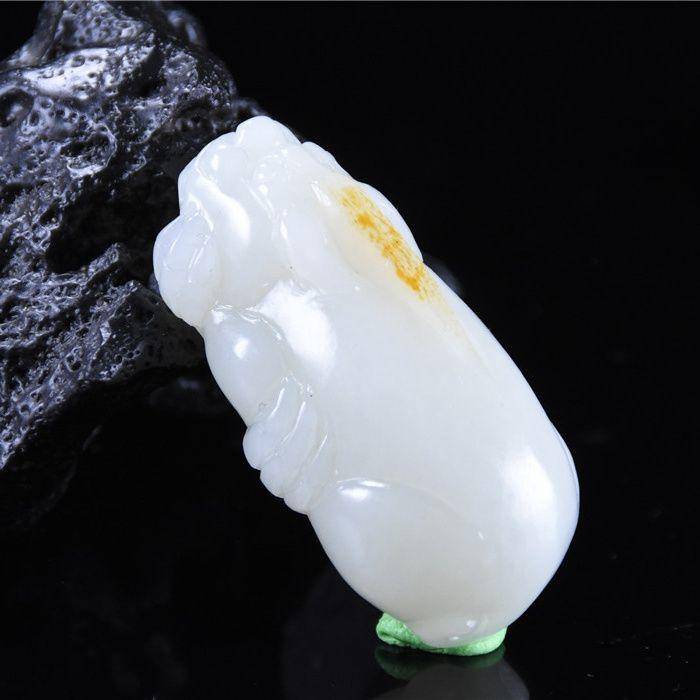 和田玉 籽玉 洒金皮 招财貔貅 尺寸大 小手把图2