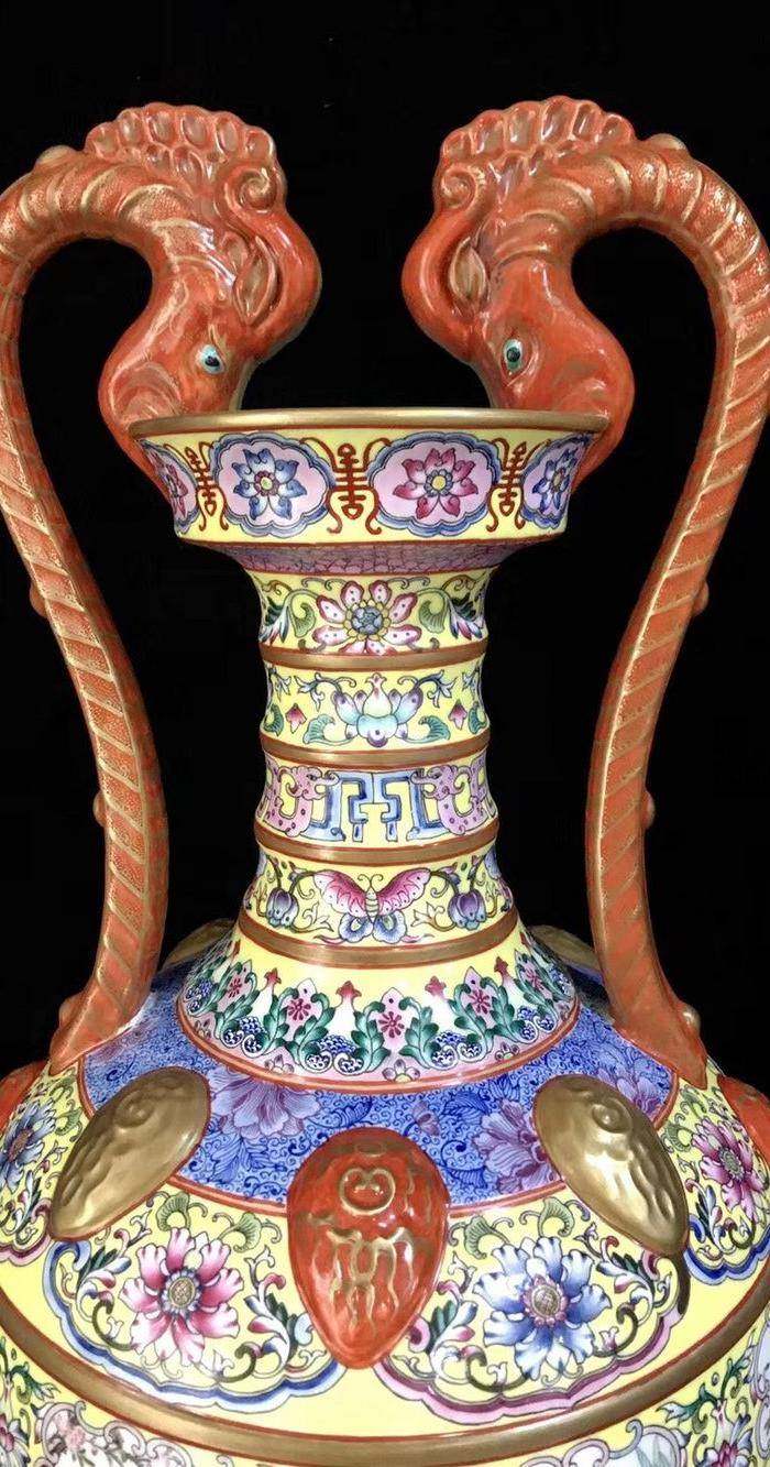 精品本金珐琅彩开窗四季花鸟纹双龙汲水尊一对图3