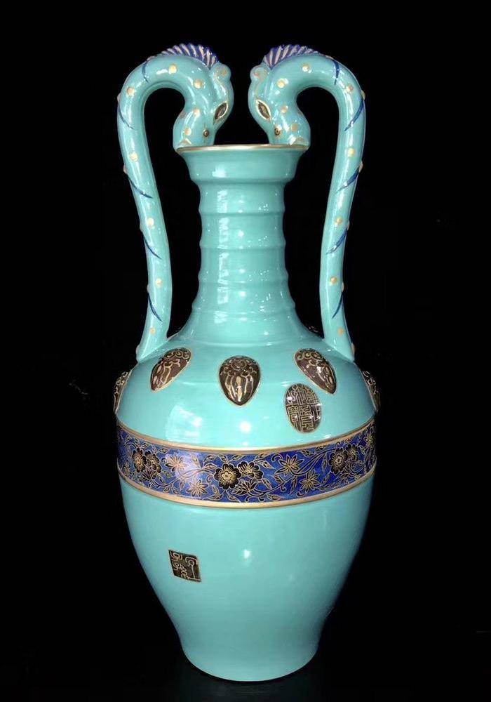 精品本金松石釉描金缠枝莲花卉纹双耳尊一对图6