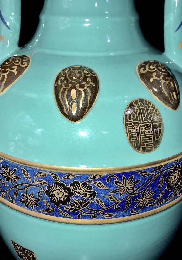 精品本金松石釉描金缠枝莲花卉纹双耳尊一对图7