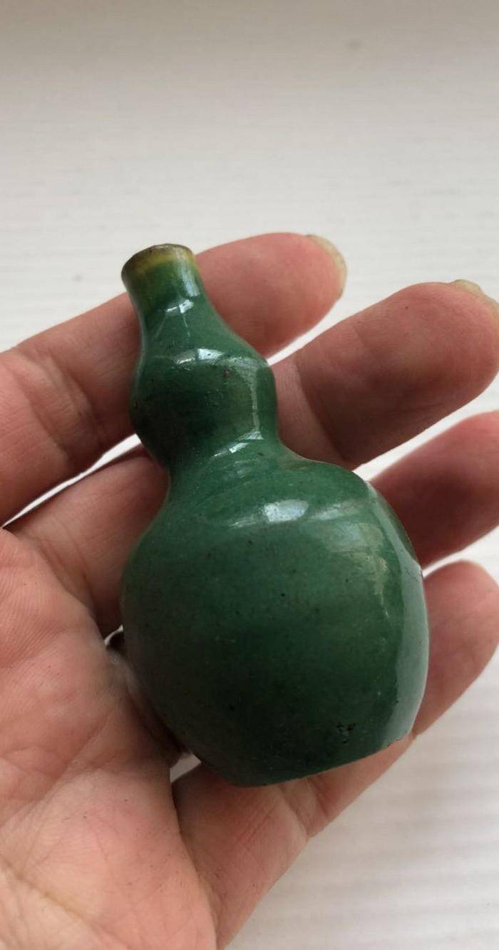 晚清绿釉葫芦瓶图3