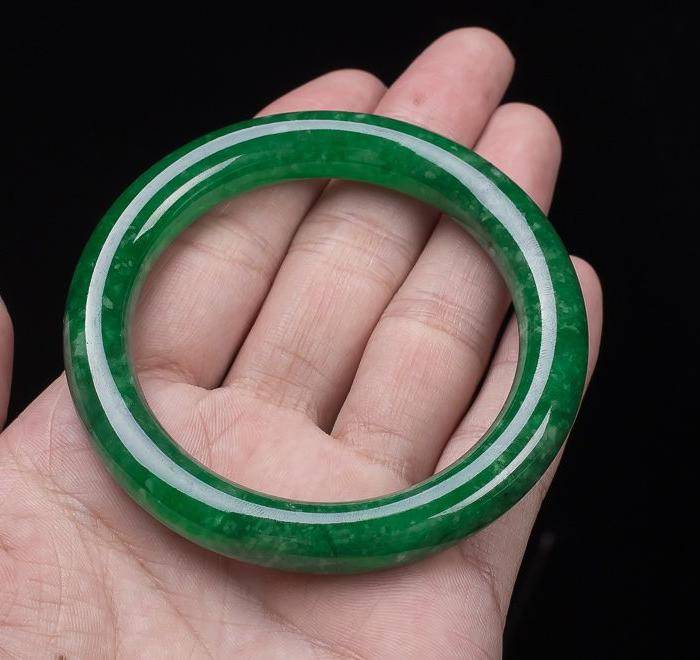 缅甸翡翠好种满阳绿圆条手镯52.53g图8