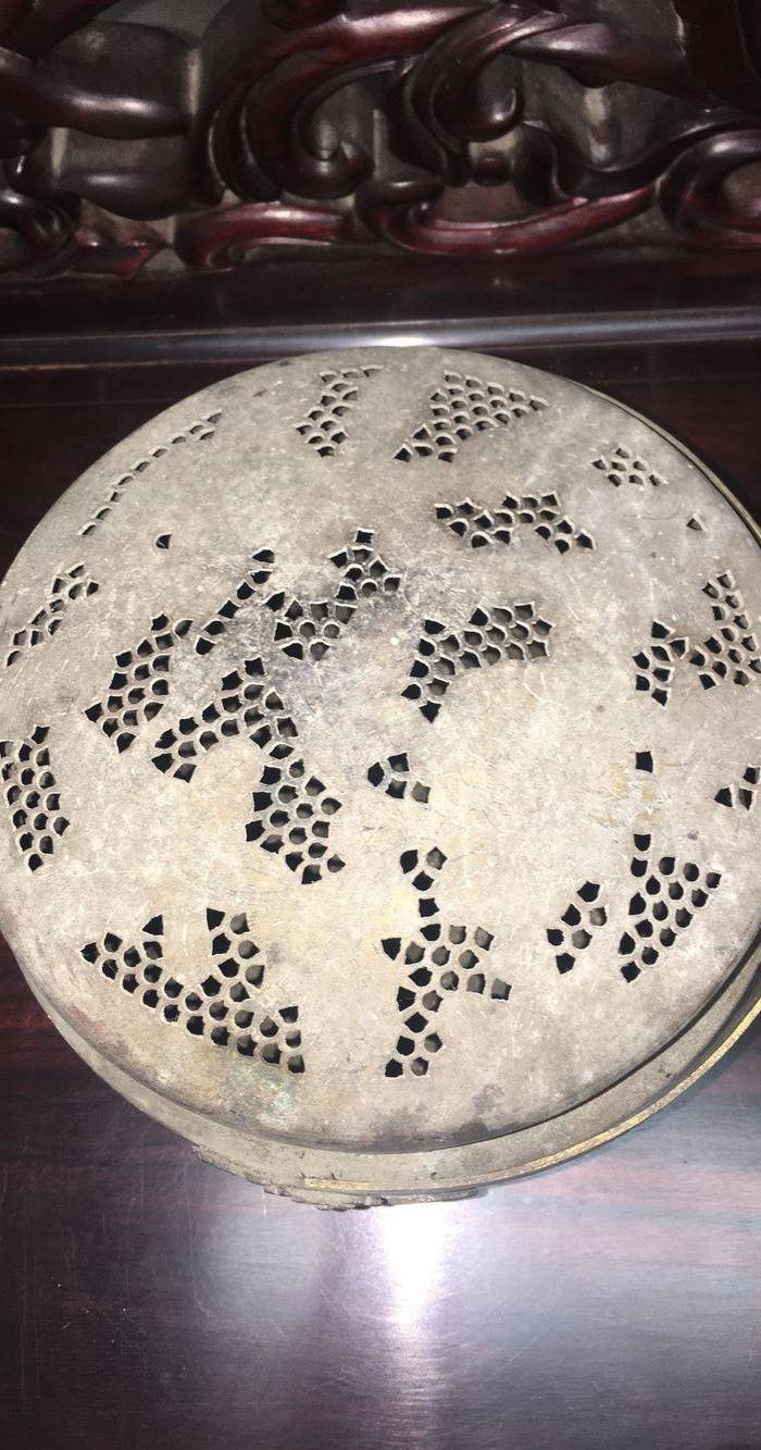 厚重的铜炉图3