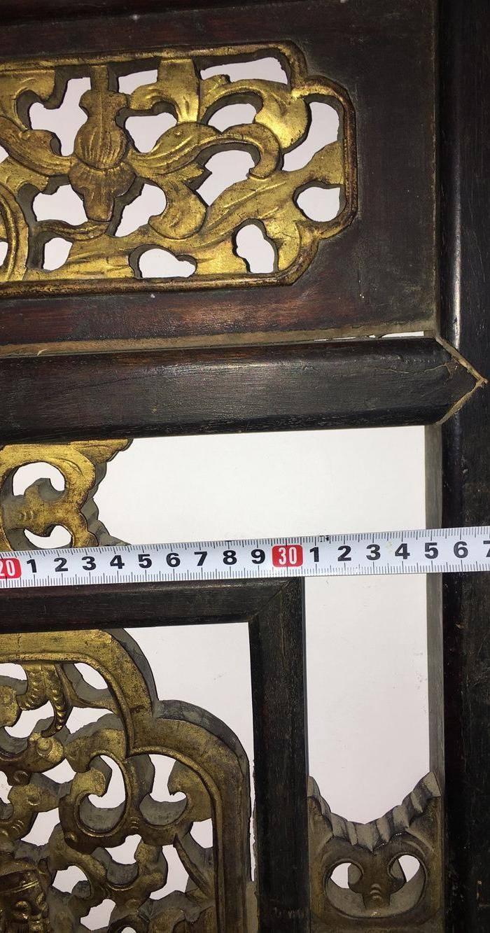 楠木漏空雕溜金窗一对图7