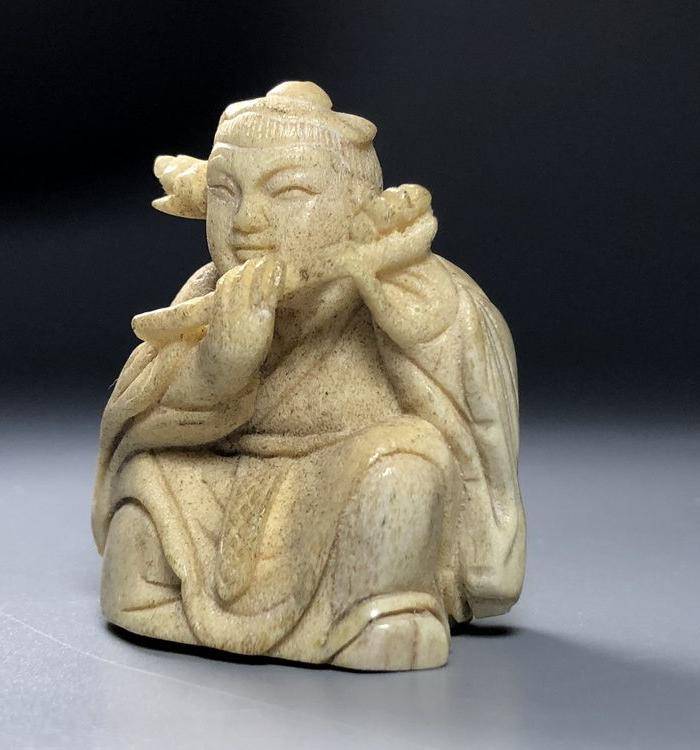 精品 清代老鹿角雕人物小摆件图2