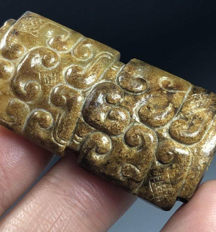 精品 收藏级 卷云纹高古玉勒子一件图2