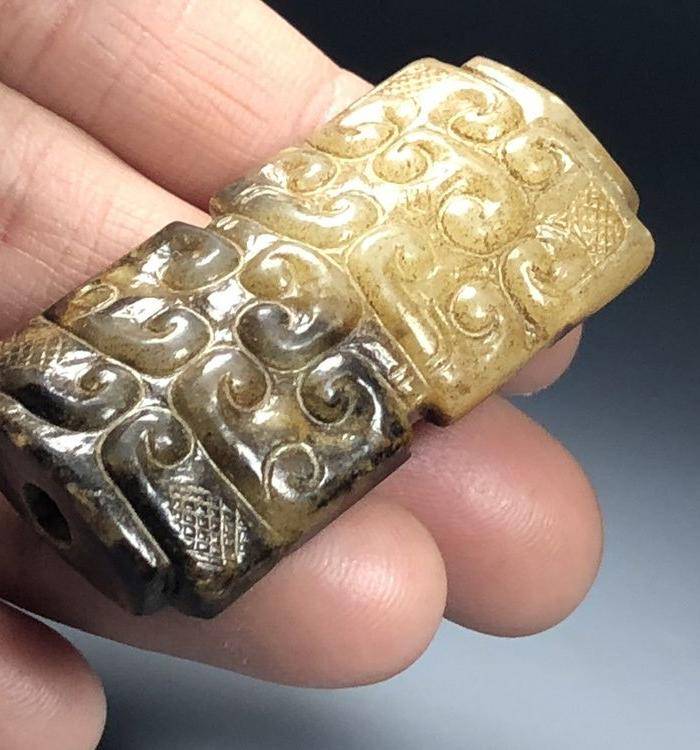 精品 收藏级 卷云纹高古玉勒子一件图10
