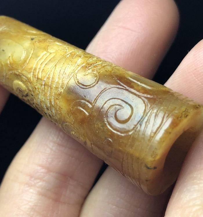 精品回流 高古 红沁玉勒子管图2