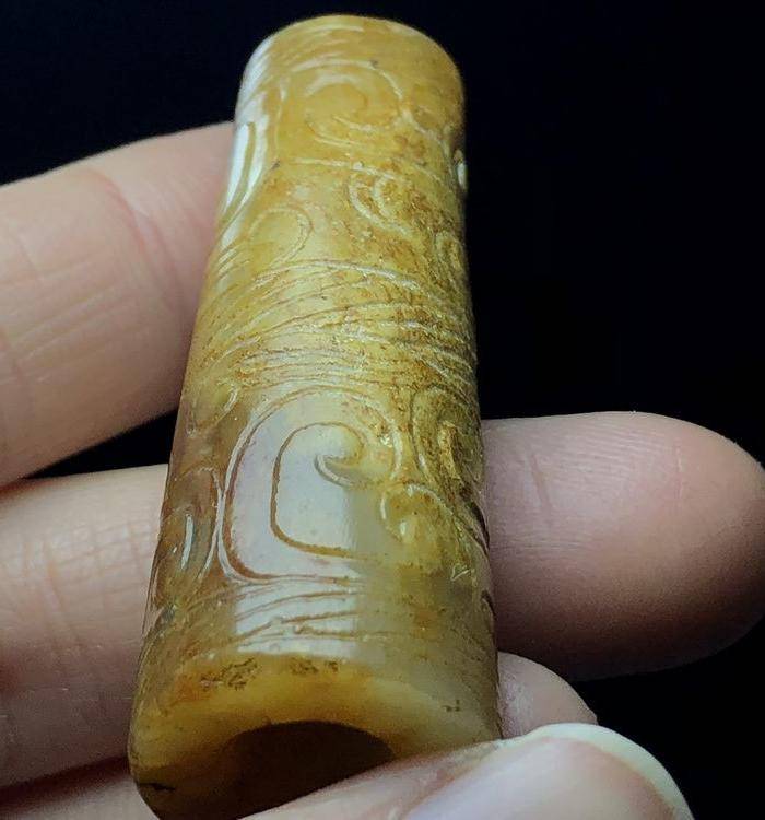 精品回流 高古 红沁玉勒子管图3