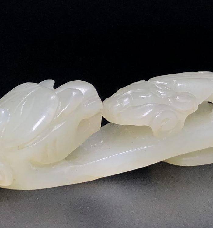 精品 回流 收藏级 和田白玉龙钩一件图3