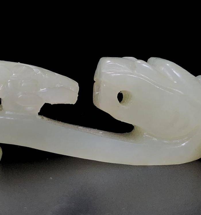 精品 回流 收藏级 和田白玉龙钩一件图5