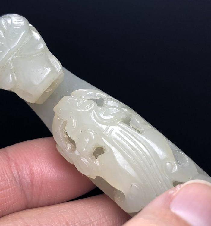 精品 回流 收藏级 和田白玉龙钩一件图7