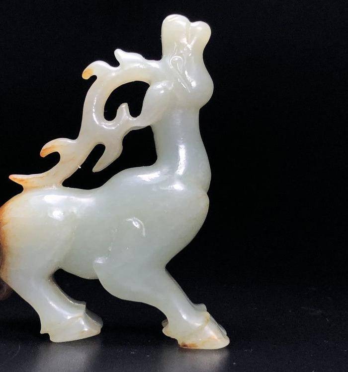 精品 回流旧藏 明代和田玉鹿一件图2