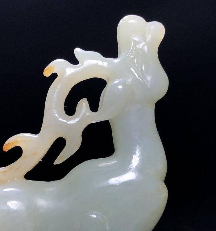 精品 回流旧藏 明代和田玉鹿一件图3