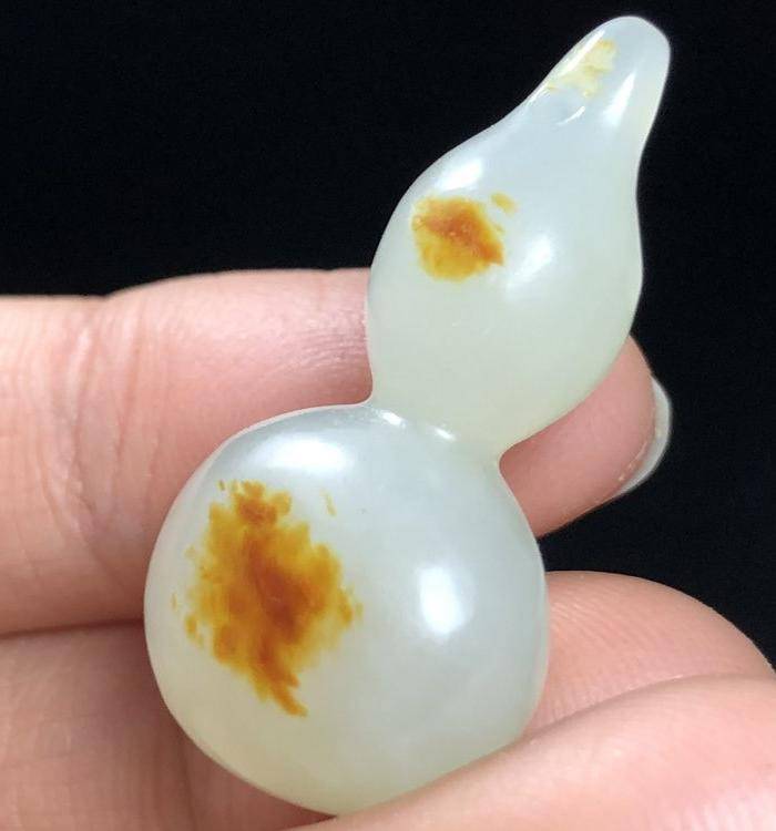 精品 清代老和田白玉籽料小葫芦玉坠图6