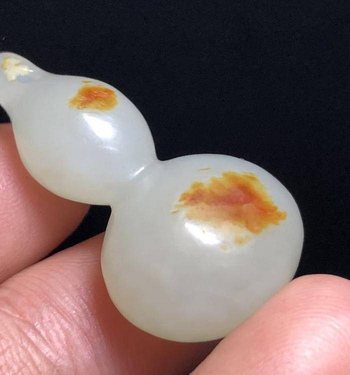 精品 清代老和田白玉籽料小葫芦玉坠图8