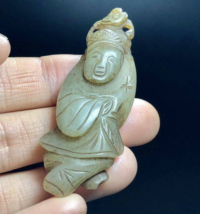 地皮包浆 老气十足 明代和田玉童子图3