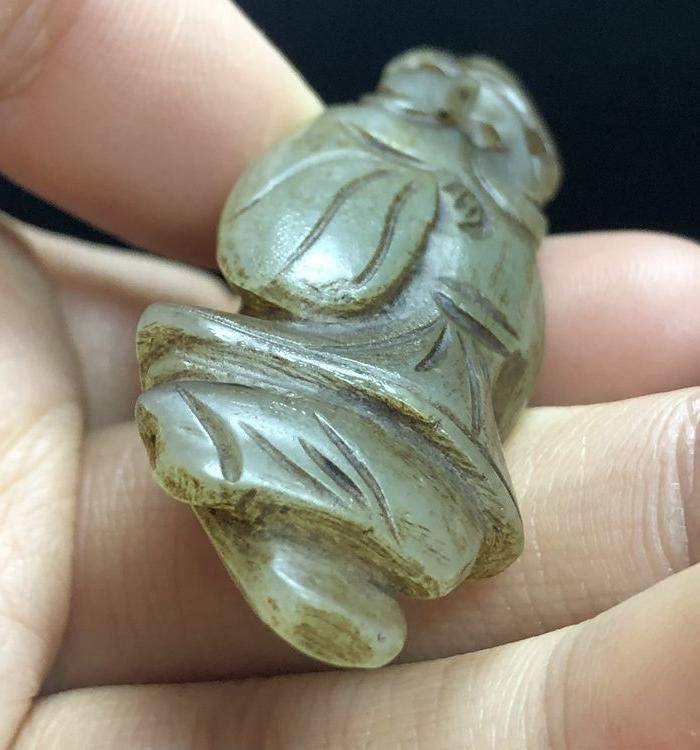 地皮包浆 老气十足 明代和田玉童子图5