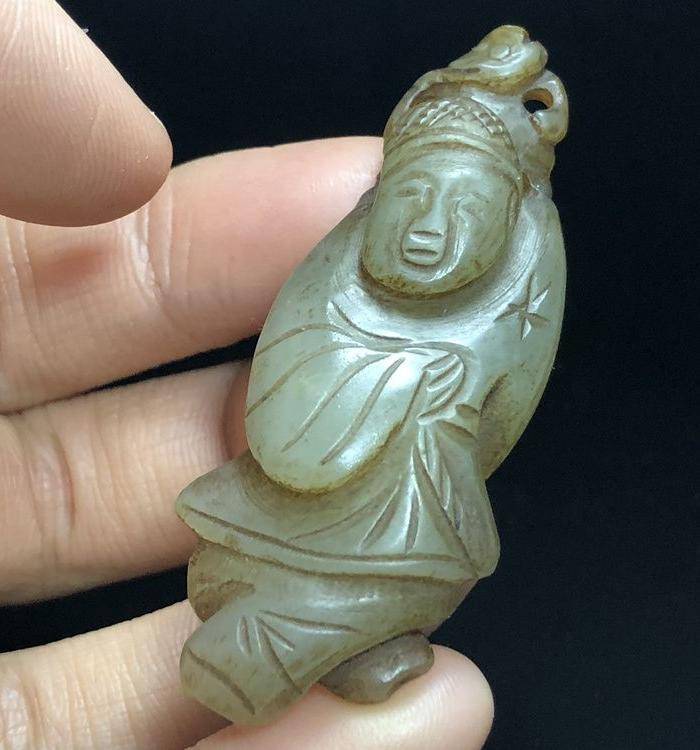 地皮包浆 老气十足 明代和田玉童子图9