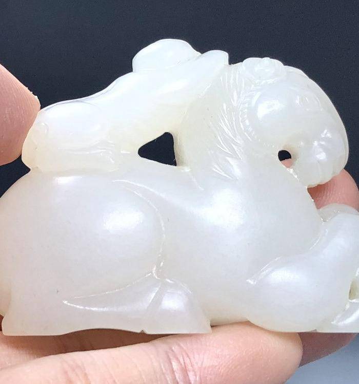 精品 收藏级回流重器 清代老和田白玉马上封侯图12