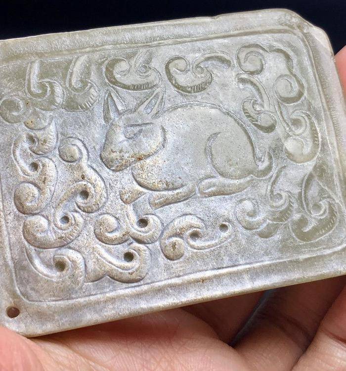 精品 收藏级 中古玉兽带板一件图3