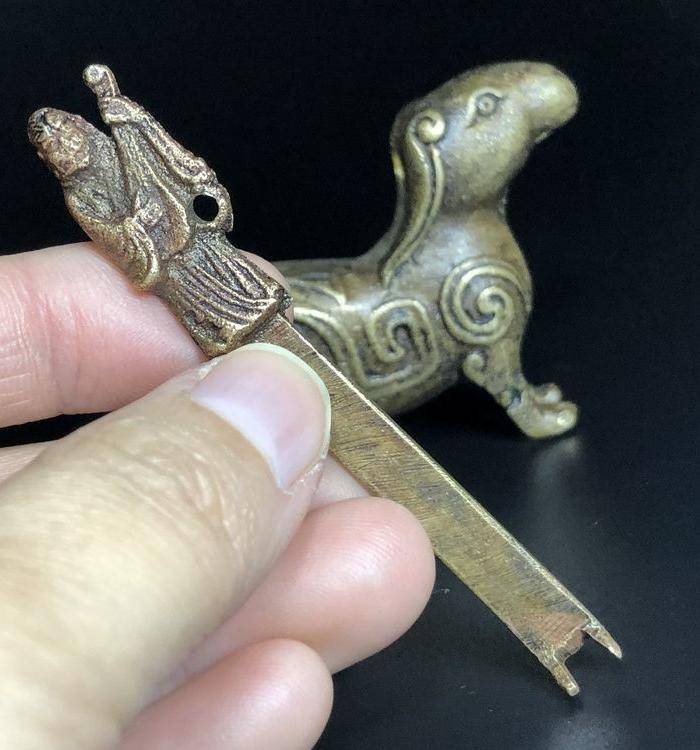 清代羊形铜锁一把图3