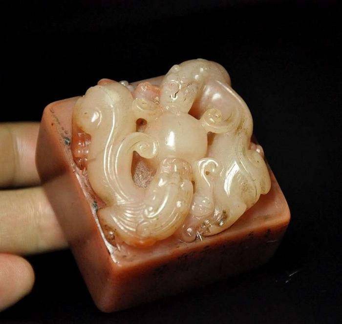 清双龙戏珠芙蓉石印章图7