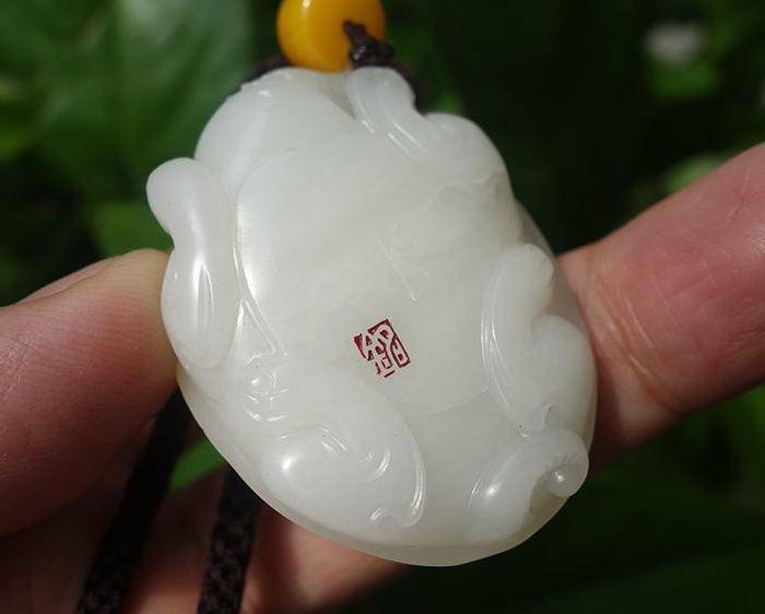 黄铭工作室出品,白玉籽料撒金皮龙龟图8
