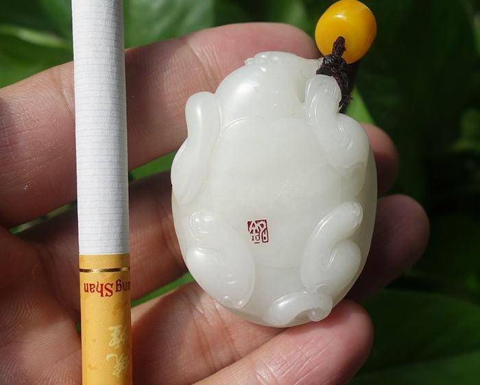 黄铭工作室出品,白玉籽料撒金皮龙龟图9