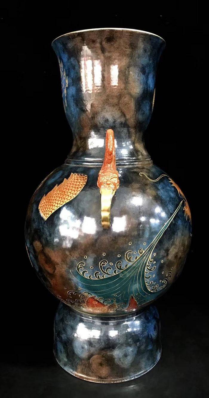 精品本金祭蓝釉矾红描金鱼跃龙门纹双耳瓶一对图5