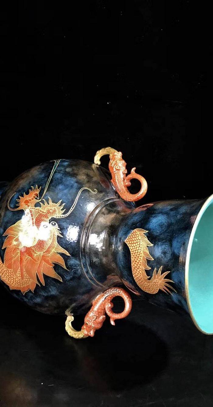 精品本金祭蓝釉矾红描金鱼跃龙门纹双耳瓶一对图8