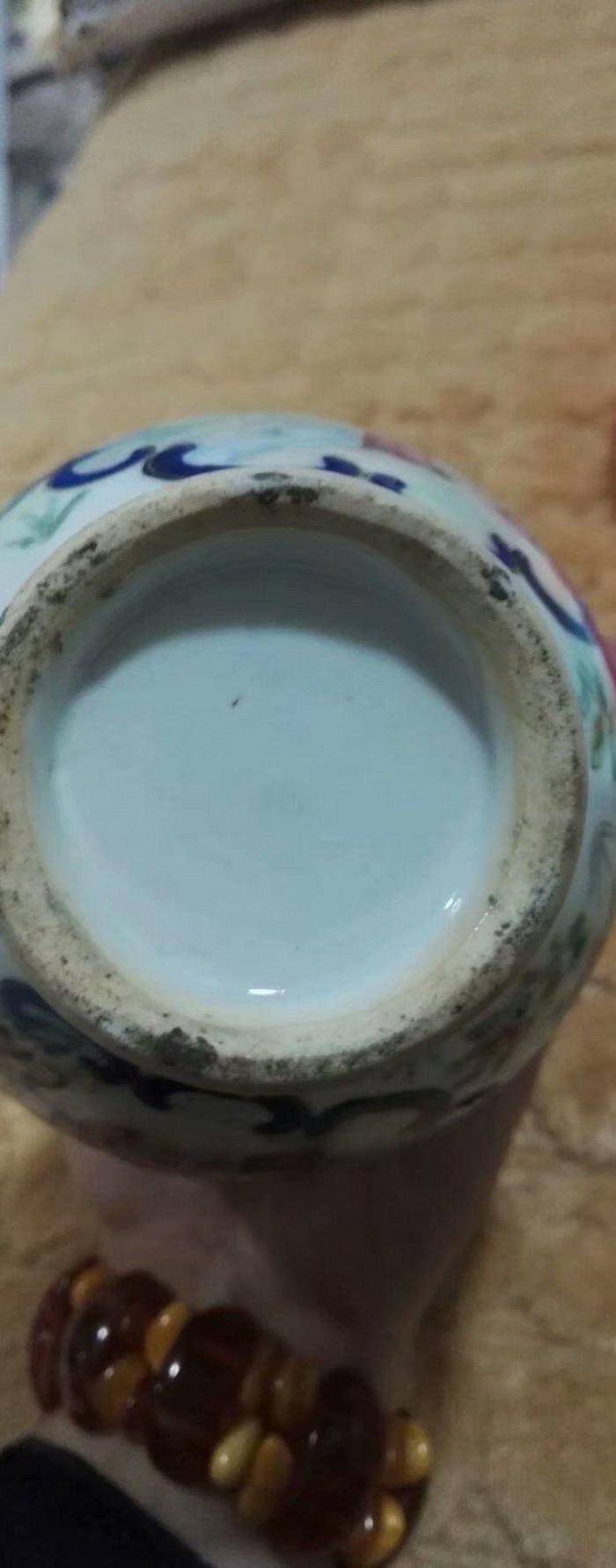 清广彩开窗人物双盘龙长颈瓶图8