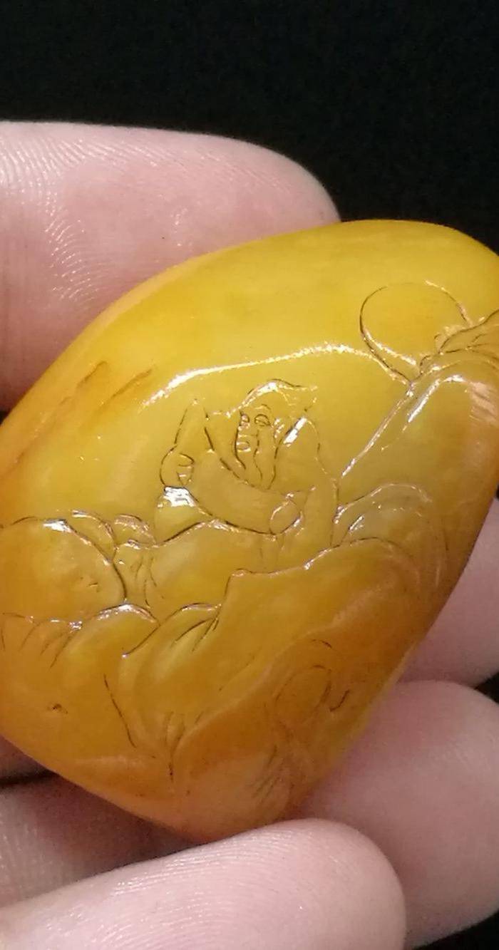 寿山石田黄石薄意浮雕摆件1 石质温润 萝卜纹隐隐可见图9