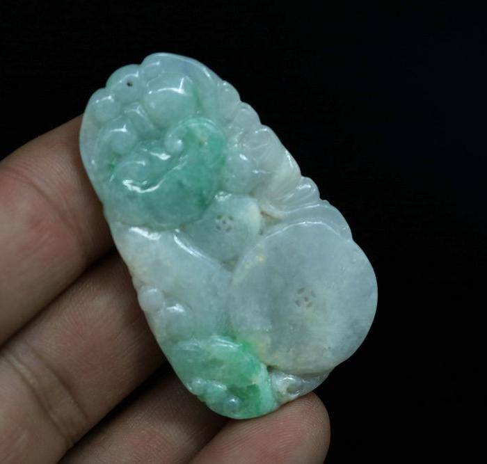缅甸翡翠如意龙吊坠图11