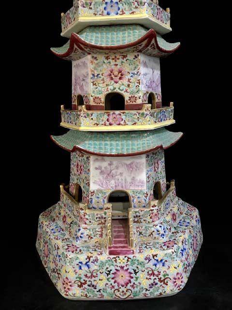精品本金珐琅彩开窗花卉山水人物纹宝塔一对图4