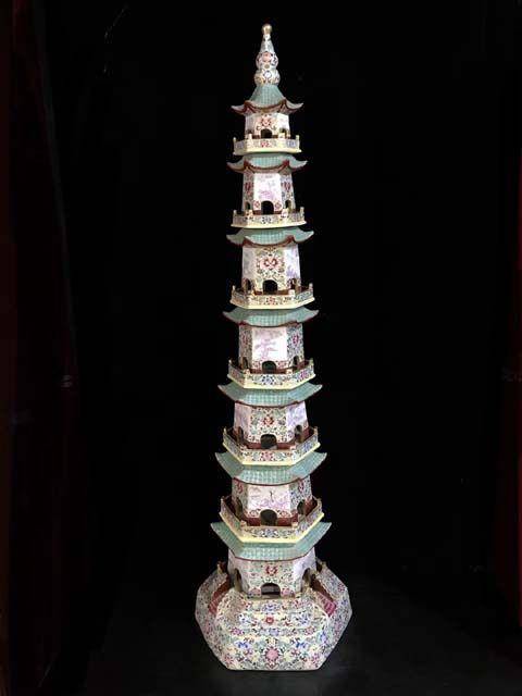 精品本金珐琅彩开窗花卉山水人物纹宝塔一对图5