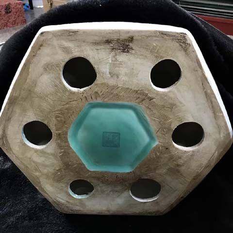 精品本金珐琅彩开窗花卉山水人物纹宝塔一对图9