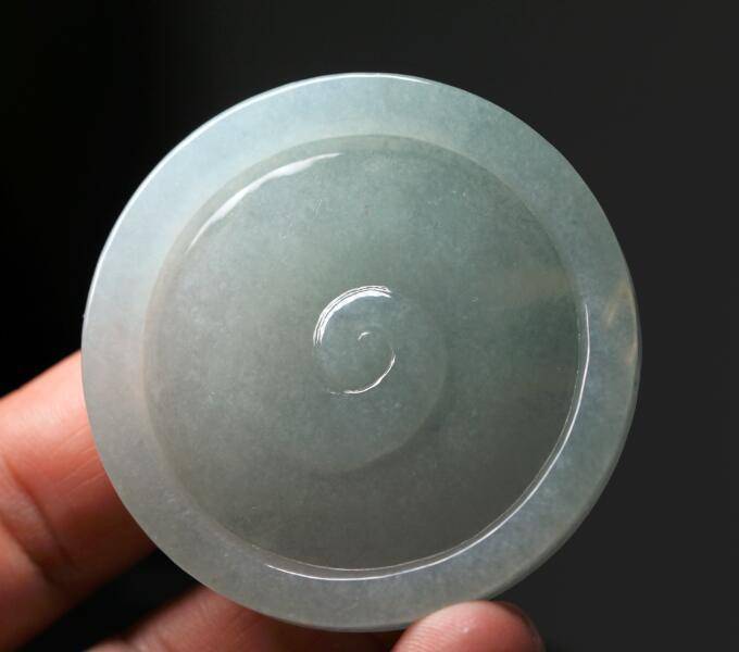 翡翠圆牌图3