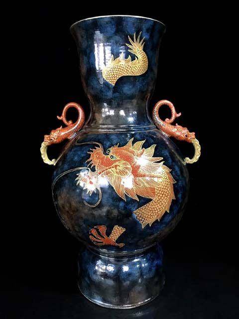 精品本金祭蓝釉矾红描金鱼跃龙门纹双耳瓶一对图2