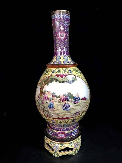 精品本金珐琅彩开窗婴戏图纹转心瓶一对图7