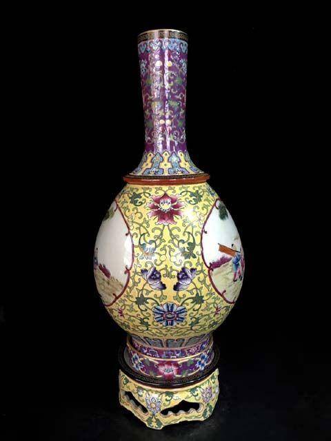 精品本金珐琅彩开窗婴戏图纹转心瓶一对图6