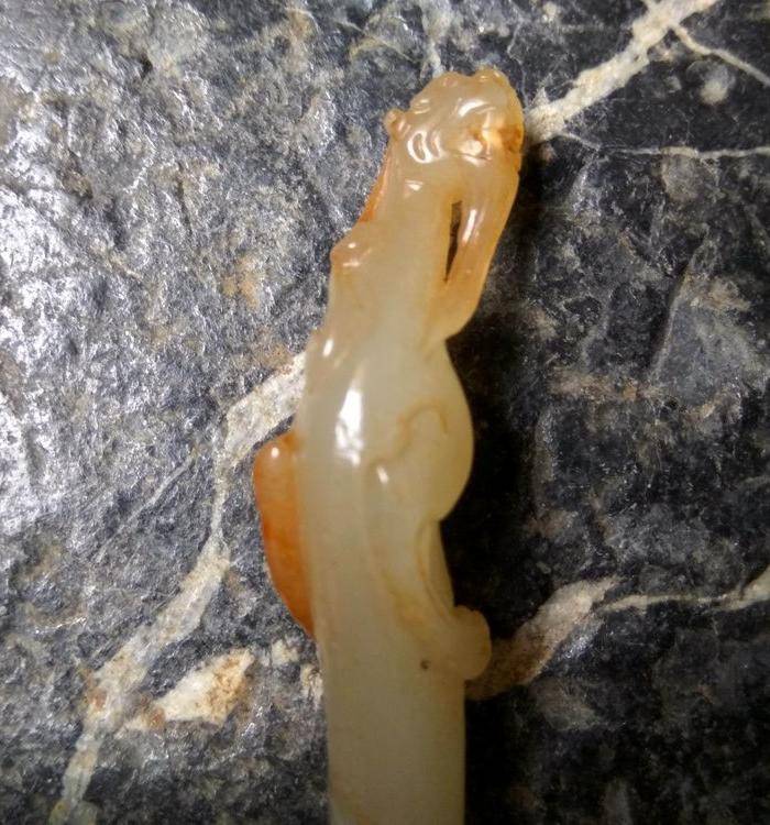 旧藏明代白玉龙簪图5