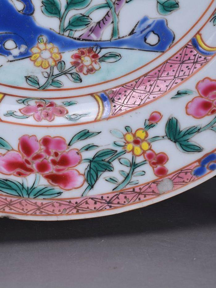 乾隆 粉彩稚鸡牡丹纹 圆盘图7