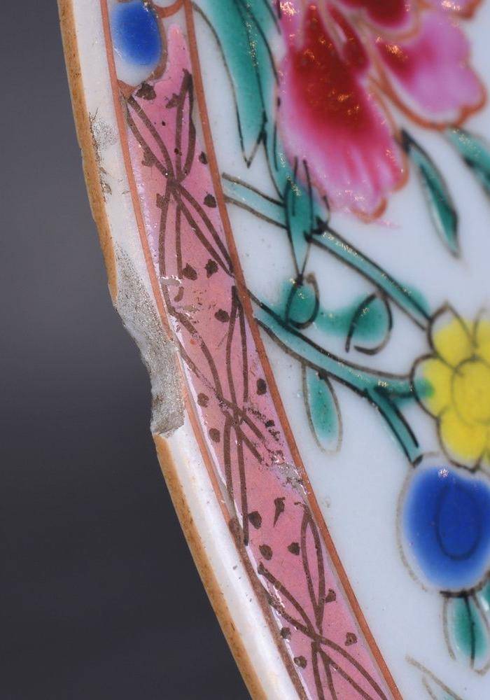 乾隆 粉彩稚鸡牡丹纹 圆盘图9