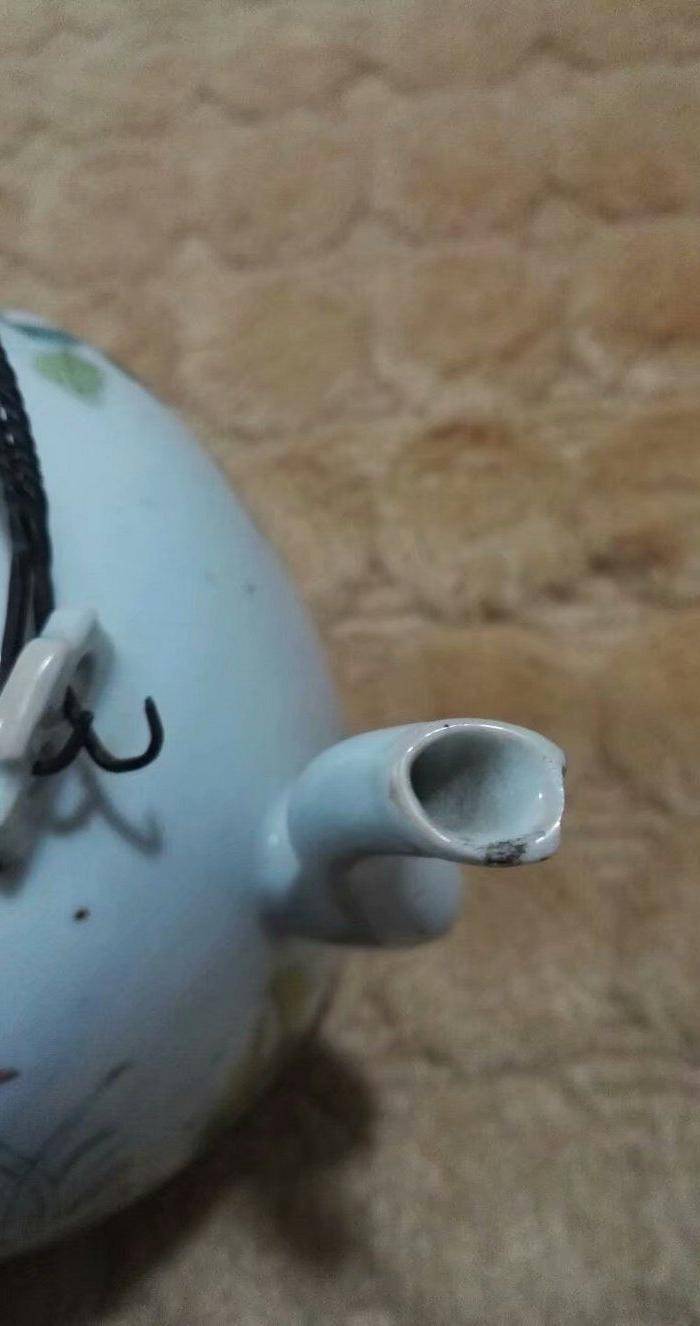 晚清双面粉彩 博古花卉壶图3
